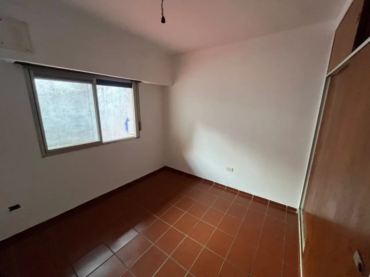 PH 2 AMBIENTES AL FRENTE CON BALCON Y PATIO SIN EXPENSAS APT