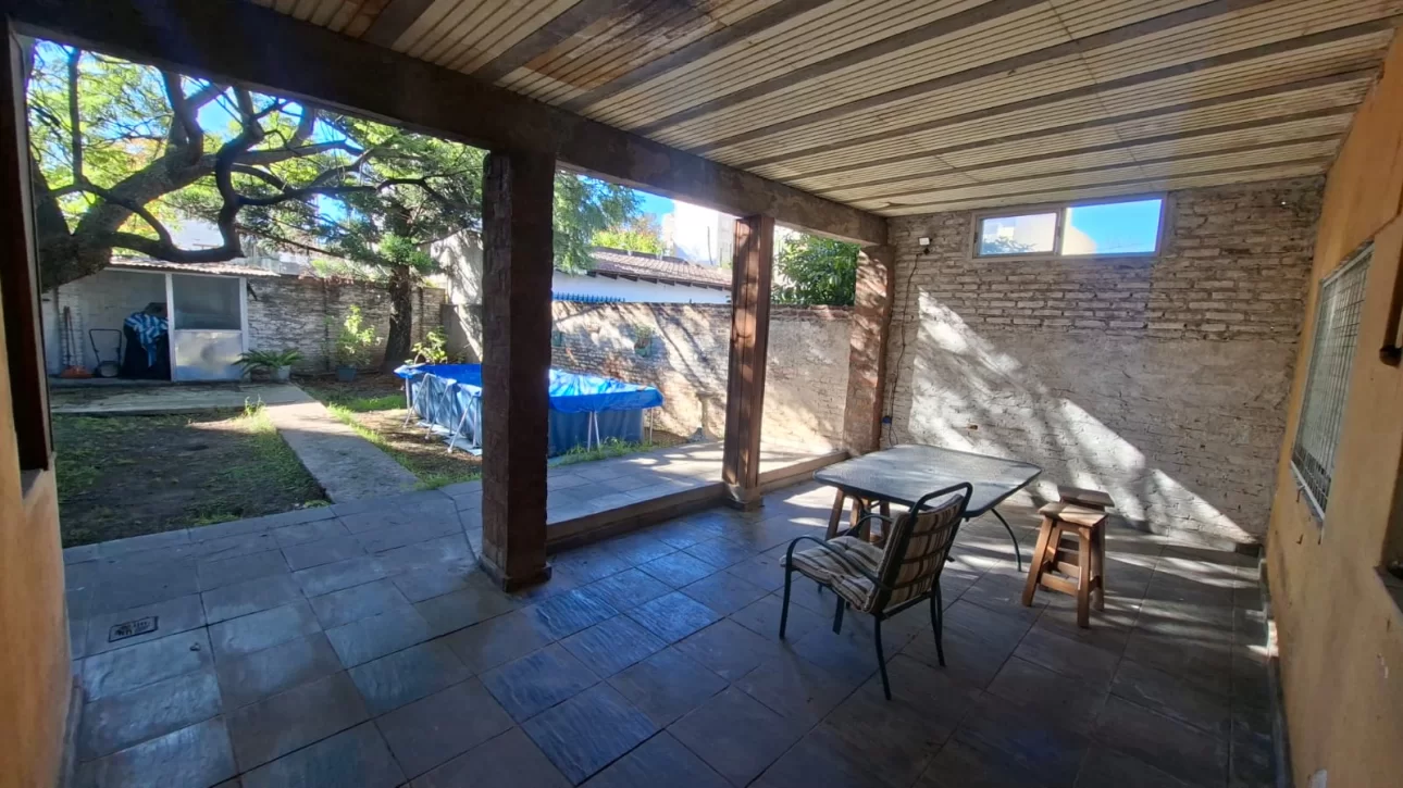 PH CON 2 PROPIEDADES, FONDO Y TERRAZA.