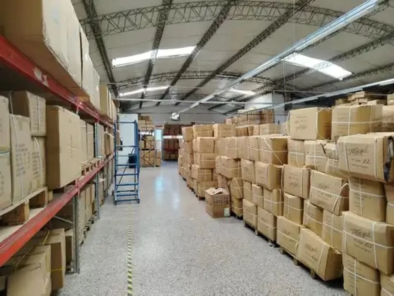 V.Santa Rita, Galpón,amplio metraje, buena ubicación,