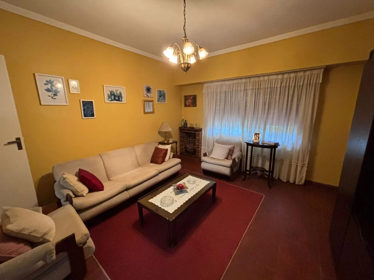 Chalet en Llavallol con amplio parque y pileta