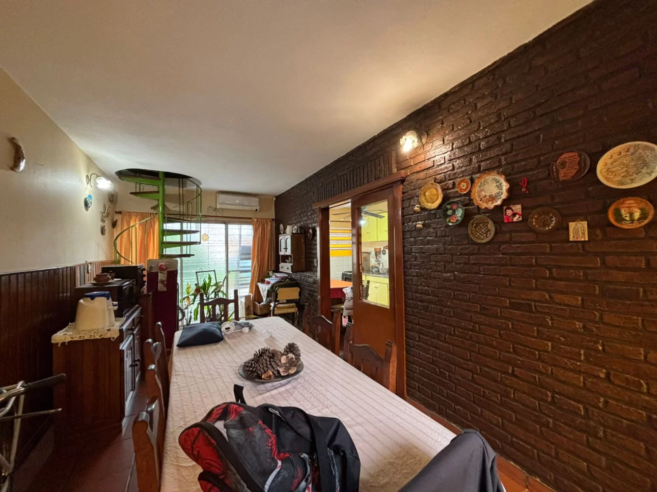Chalet en Llavallol con amplio parque y pileta
