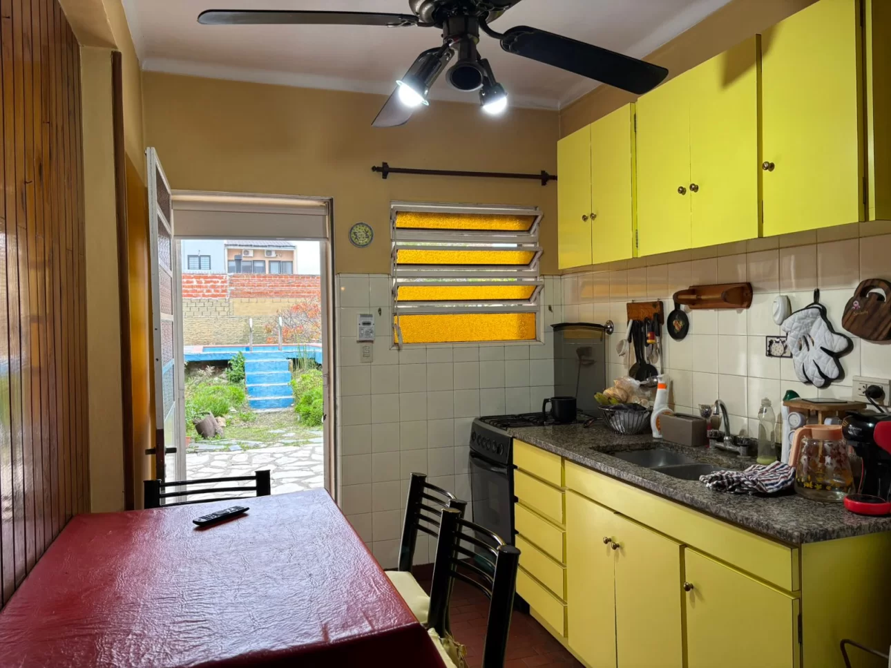 Chalet en Llavallol con amplio parque y pileta