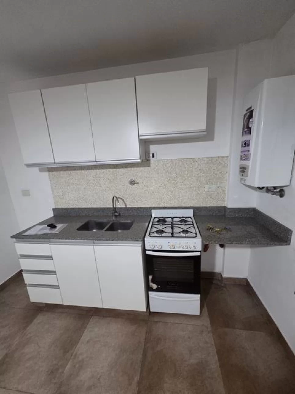 DEPARTAMENTO 2 AMB CON BALCON 150M ESTACION BOSCH
