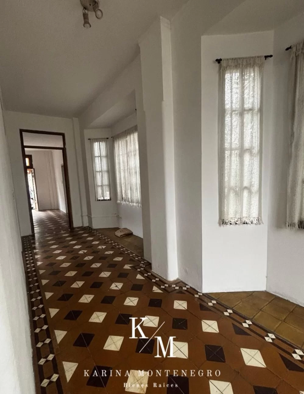 Casa 4 ambientes en San Martin, a mts. de Ruta 8