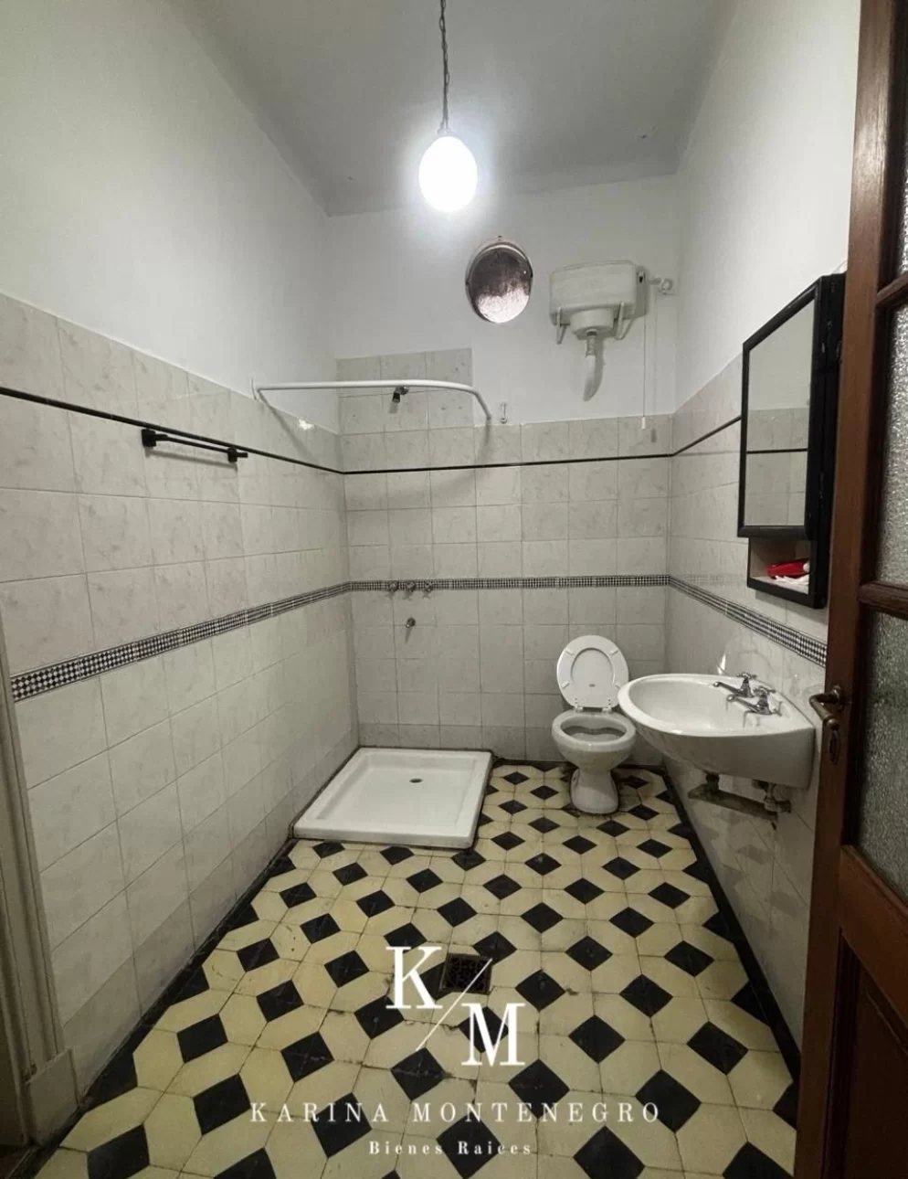 Casa 4 ambientes en San Martin, a mts. de Ruta 8