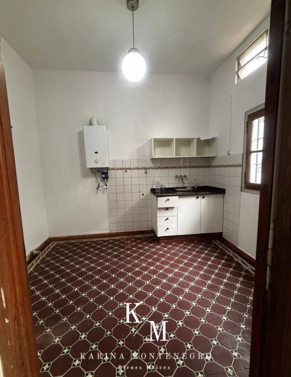 Casa 4 ambientes en San Martin, a mts. de Ruta 8
