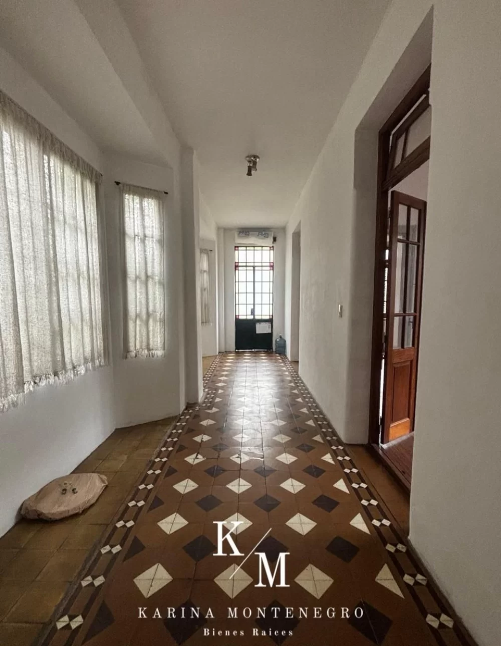 Casa 4 ambientes en San Martin, a mts. de Ruta 8