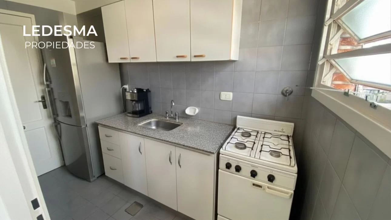 DEPARTAMENTO 2 AMBIENTES CON COCHERA