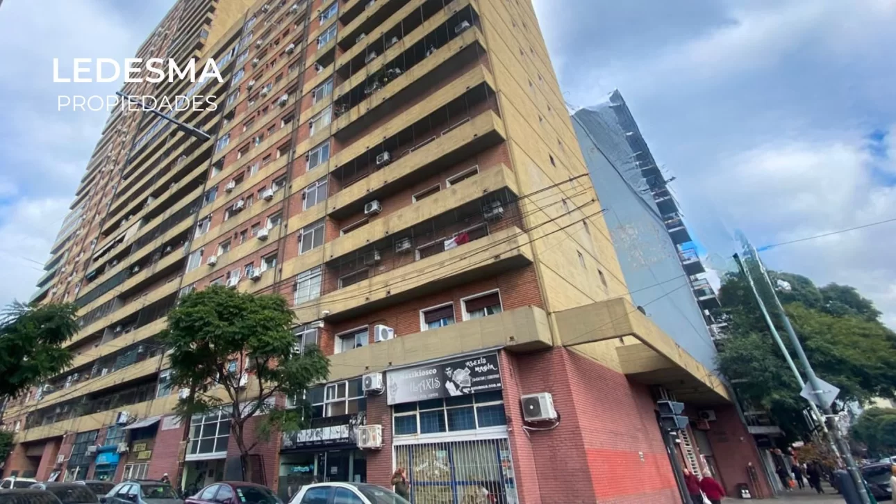 DEPARTAMENTO 2 AMBIENTES CON COCHERA