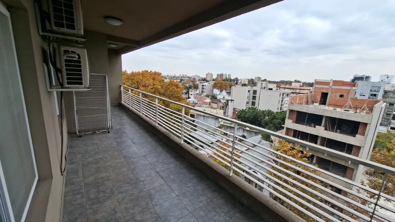DEPARTAMENTO 3 AMB. C/BALCON CORRIDO Y COCHERA TECHADA