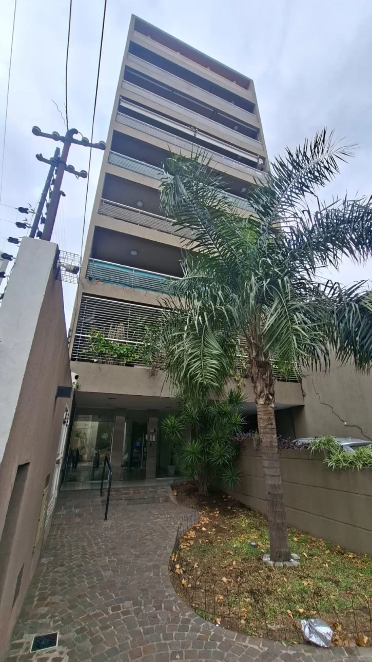 DEPARTAMENTO 3 AMB. C/BALCON CORRIDO Y COCHERA TECHADA