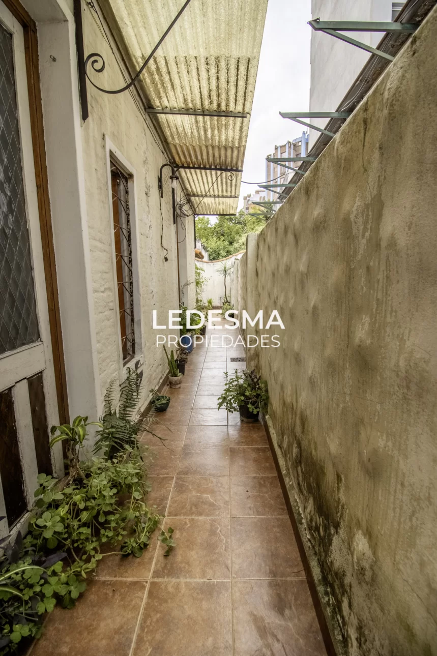 VENTA CASA 6 AMBIENTES MORON CENTRO