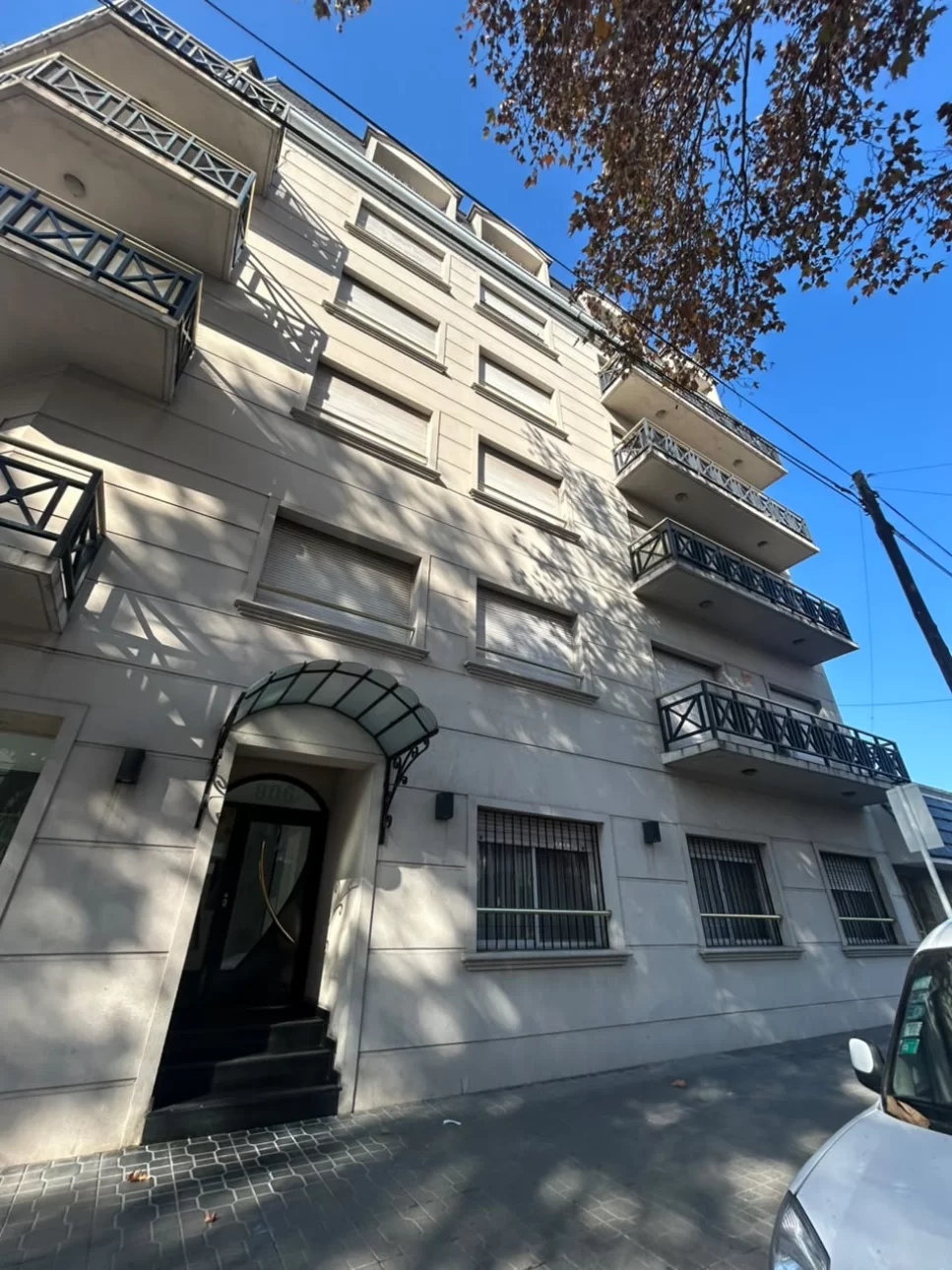VENTA DEPTO 4 AMBIENTES, 2 BAÑOS, COCHERA
