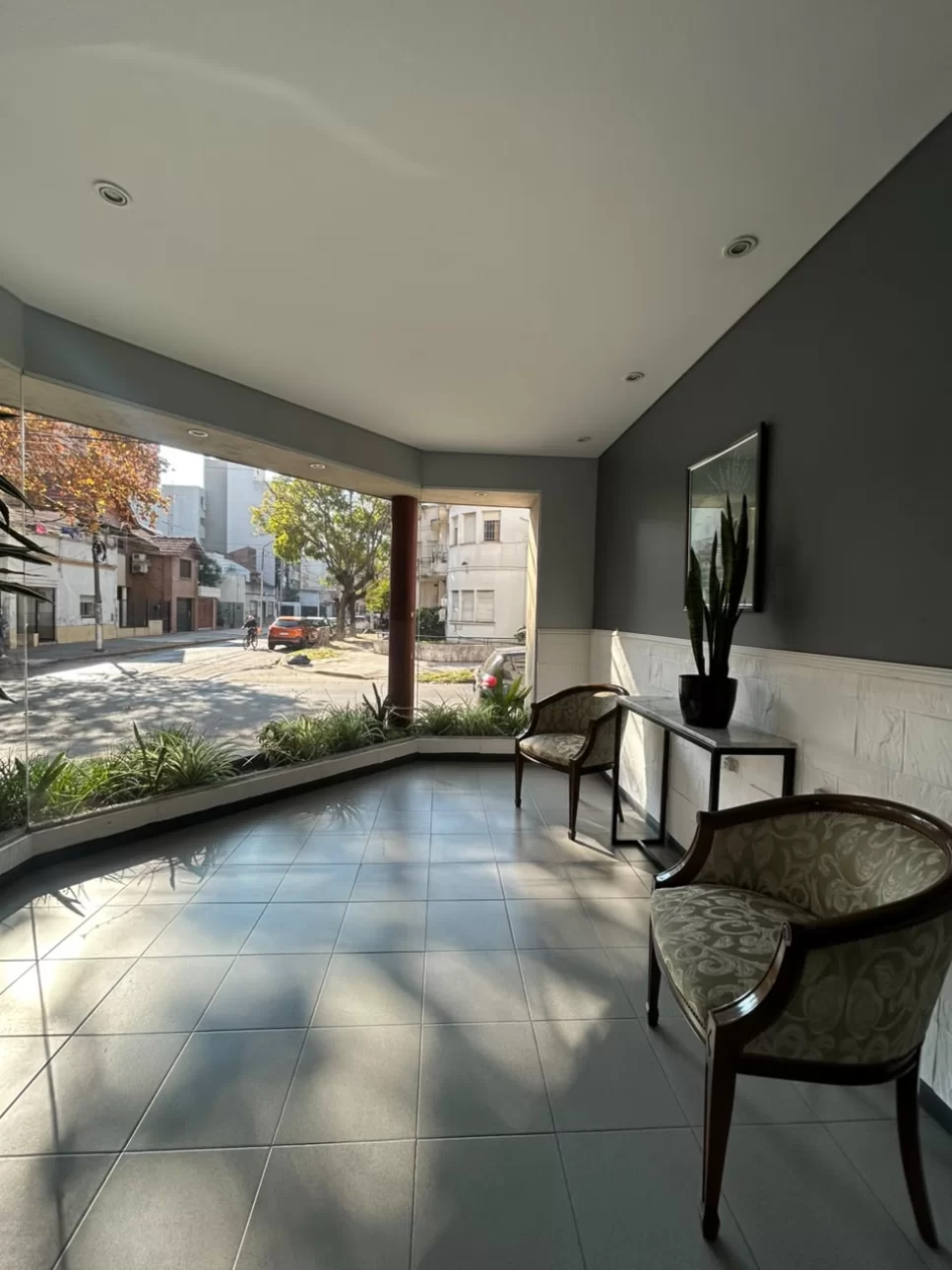VENTA DEPTO 4 AMBIENTES, 2 BAÑOS, COCHERA