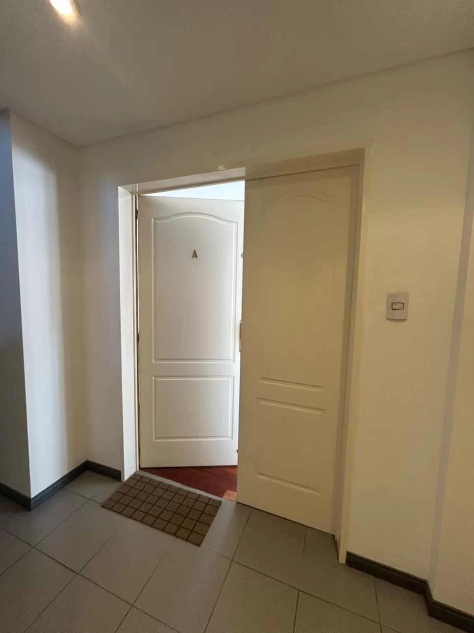 VENTA DEPTO 4 AMBIENTES, 2 BAÑOS, COCHERA