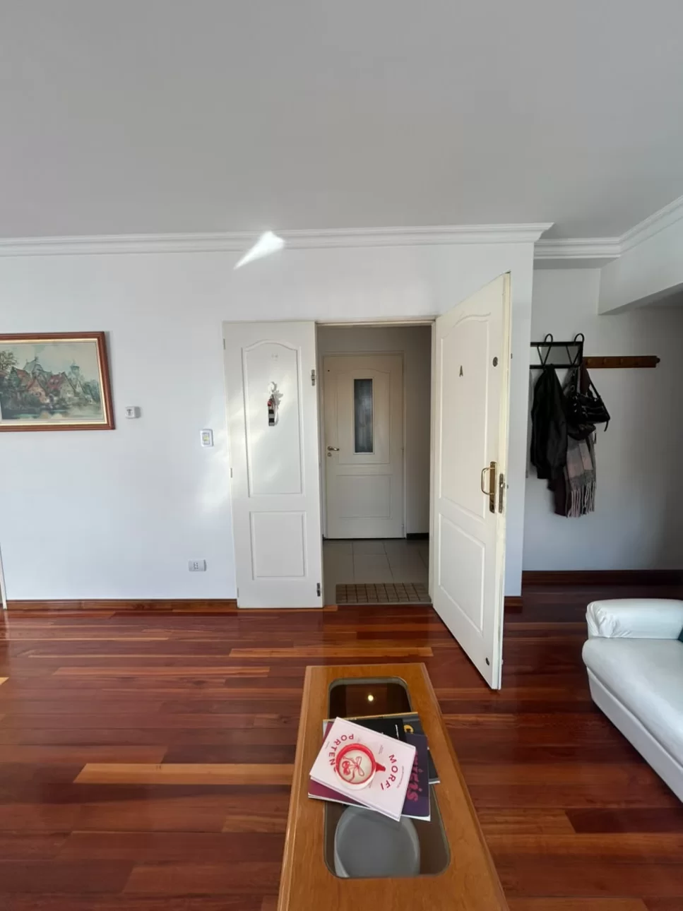 VENTA DEPTO 4 AMBIENTES, 2 BAÑOS, COCHERA