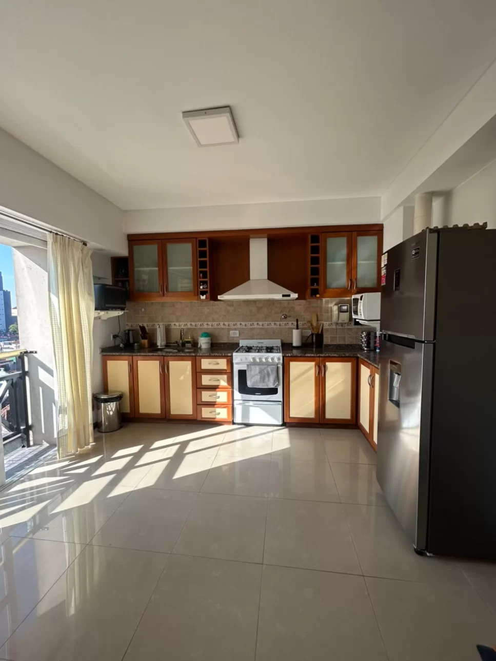 VENTA DEPTO 4 AMBIENTES, 2 BAÑOS, COCHERA