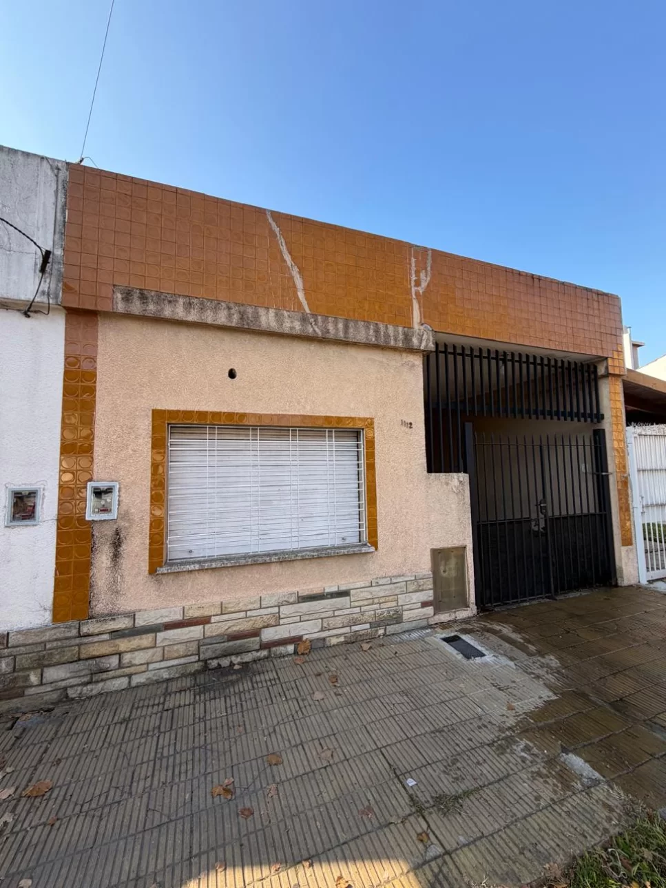 SE ALQUILA PROPIEDAD 3 AMBIENTES EN VILLA LUZURIAGA