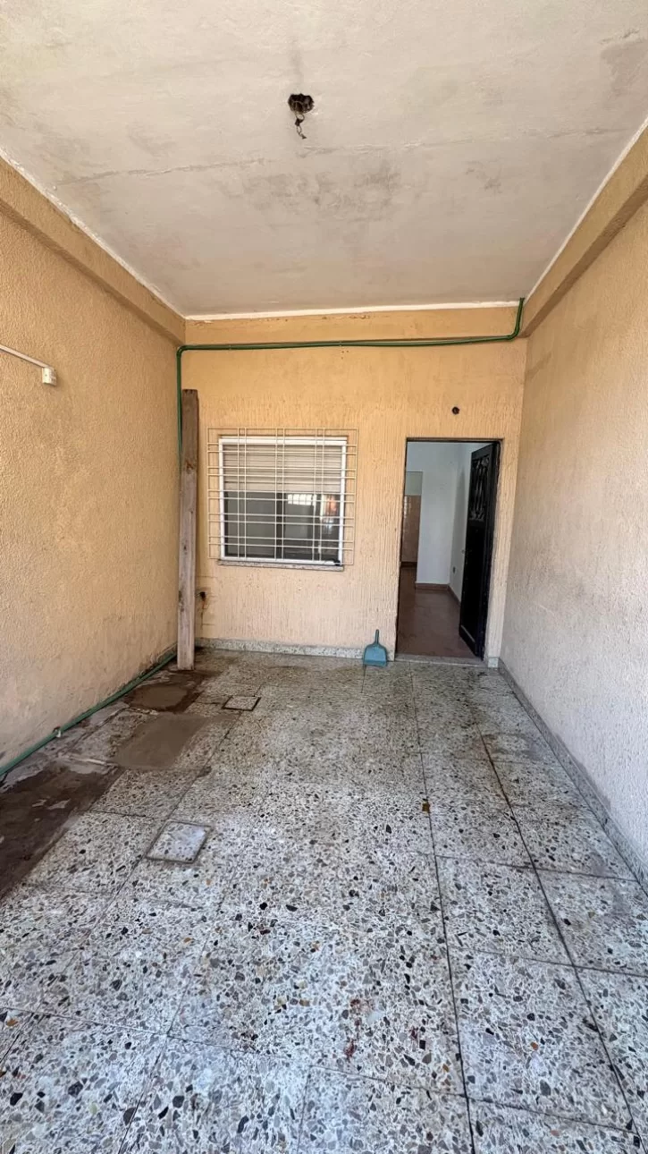 SE ALQUILA PROPIEDAD 3 AMBIENTES EN VILLA LUZURIAGA