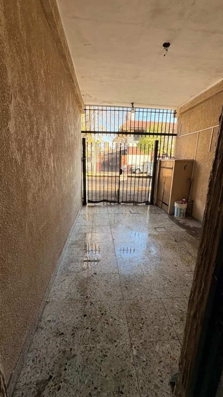 SE ALQUILA PROPIEDAD 3 AMBIENTES EN VILLA LUZURIAGA