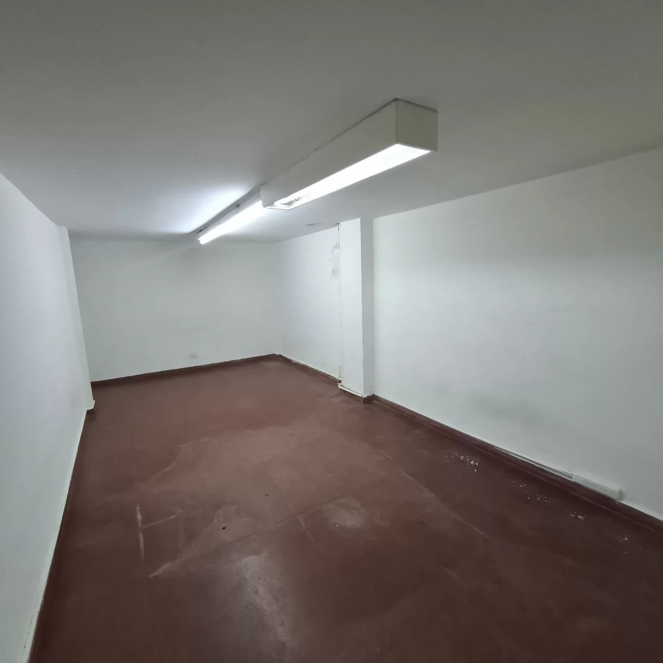 IMPORTANTE LOCAL COMERCIAL DE 200 M2