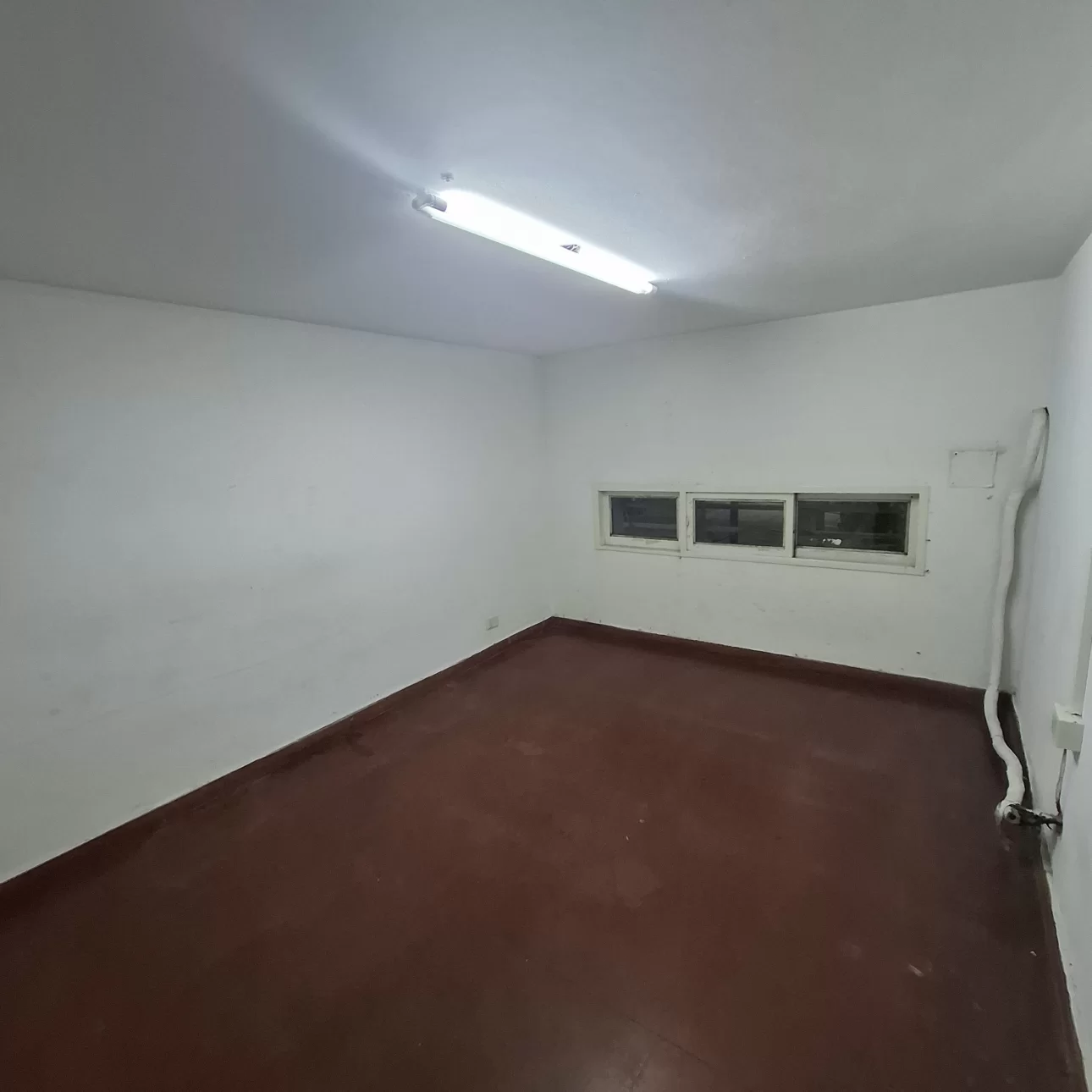 IMPORTANTE LOCAL COMERCIAL DE 200 M2