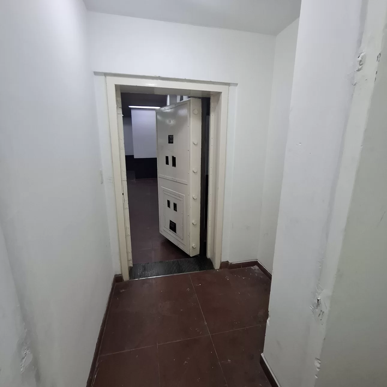 IMPORTANTE LOCAL COMERCIAL DE 200 M2