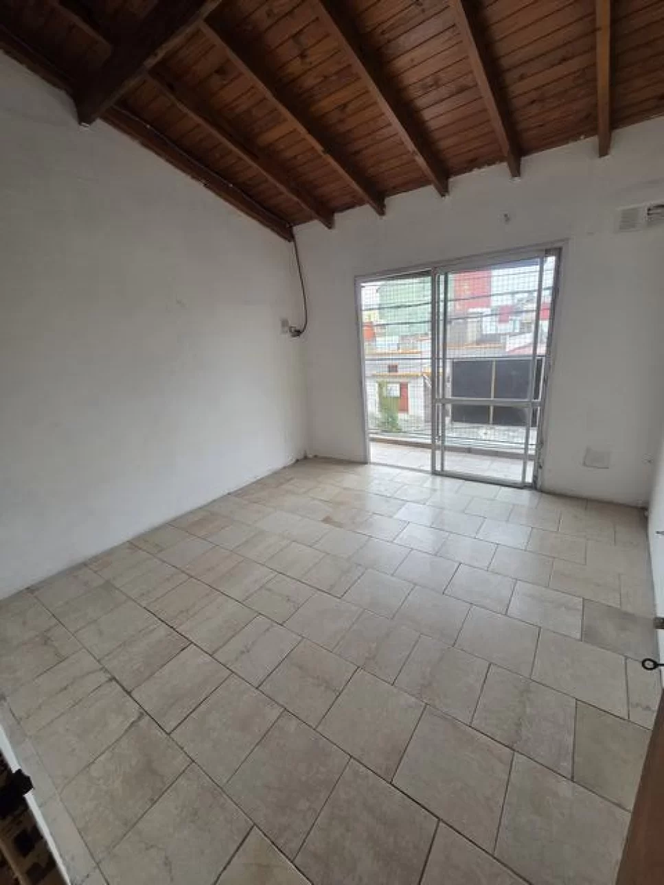 DEPARTAMENTO 2 AMB CON PATIO VILLA BOSCH SIN EXPENSAS
