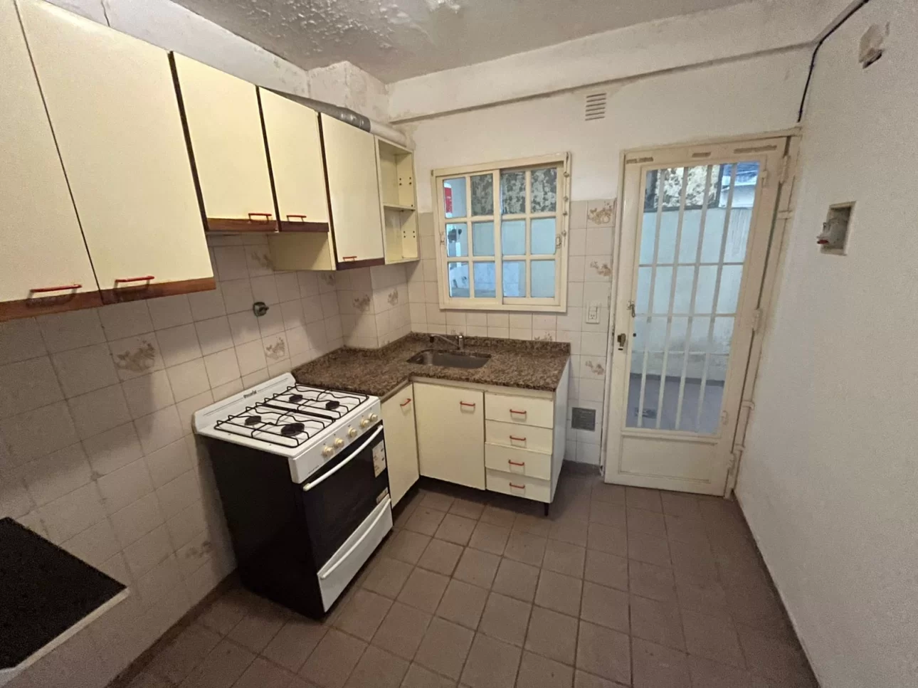 2 AMB PB AL FRENTE TIPO CASA CON PATIO BAJAS EXPENSAS