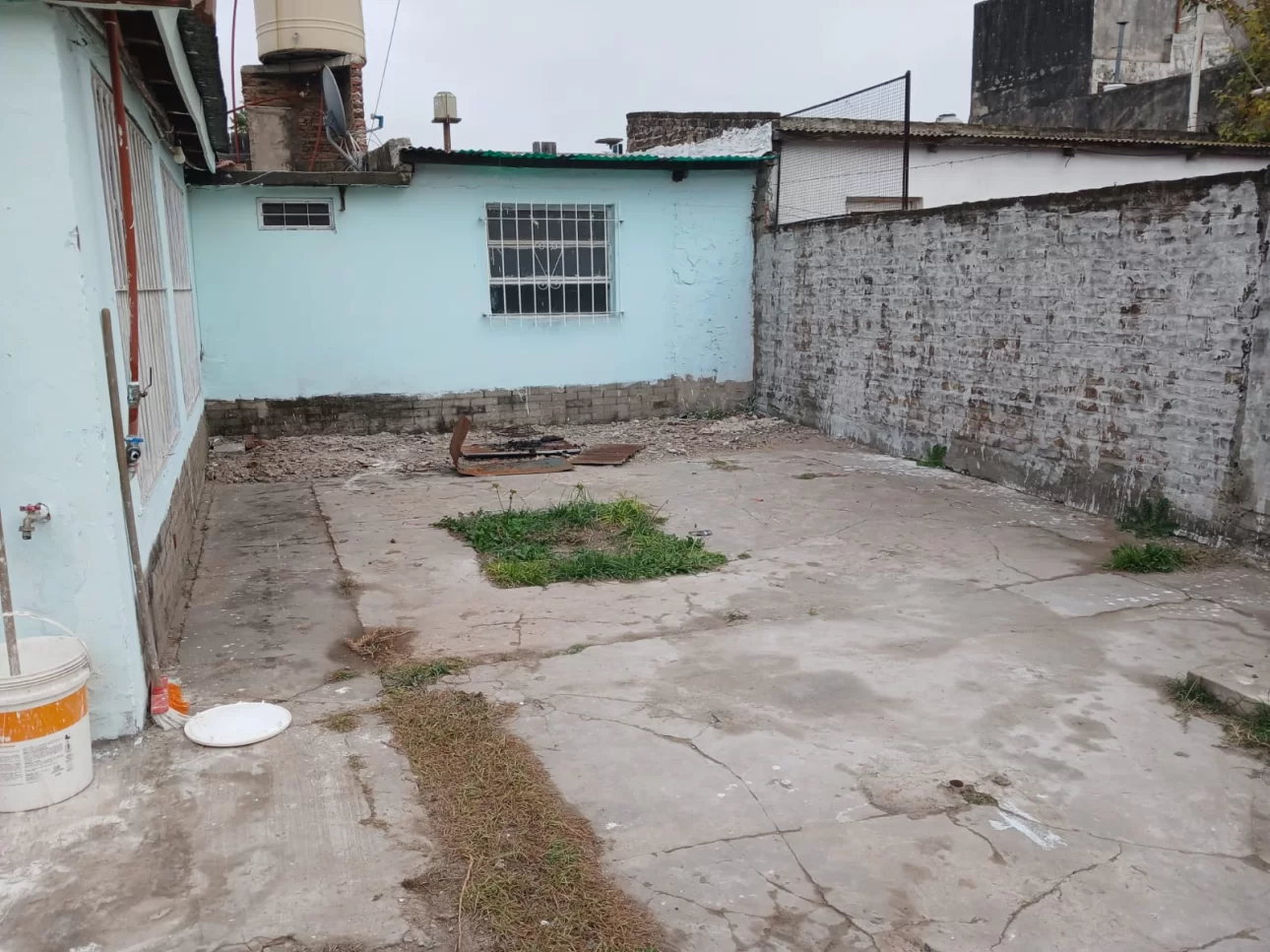 SE ALQUILA DEPARTAMENTO TIPO CASA  EN GONZALEZ CATAN