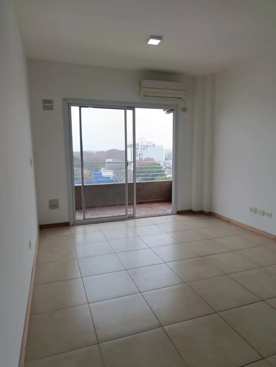 ALQUILER DEPTO 2 AMB. BALCON