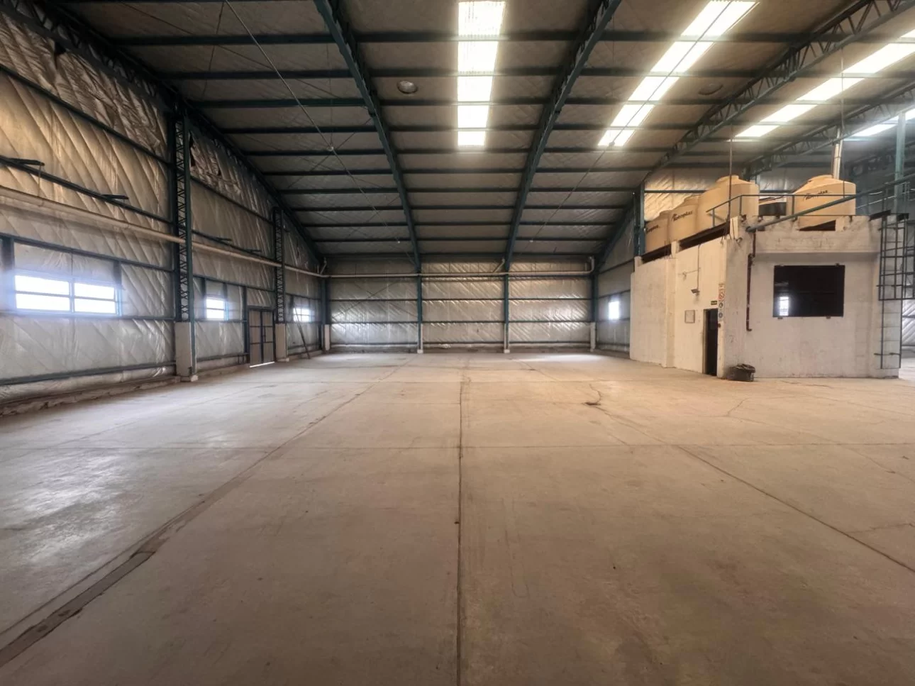 Galpón 980 m2 a m. de Av San Martin