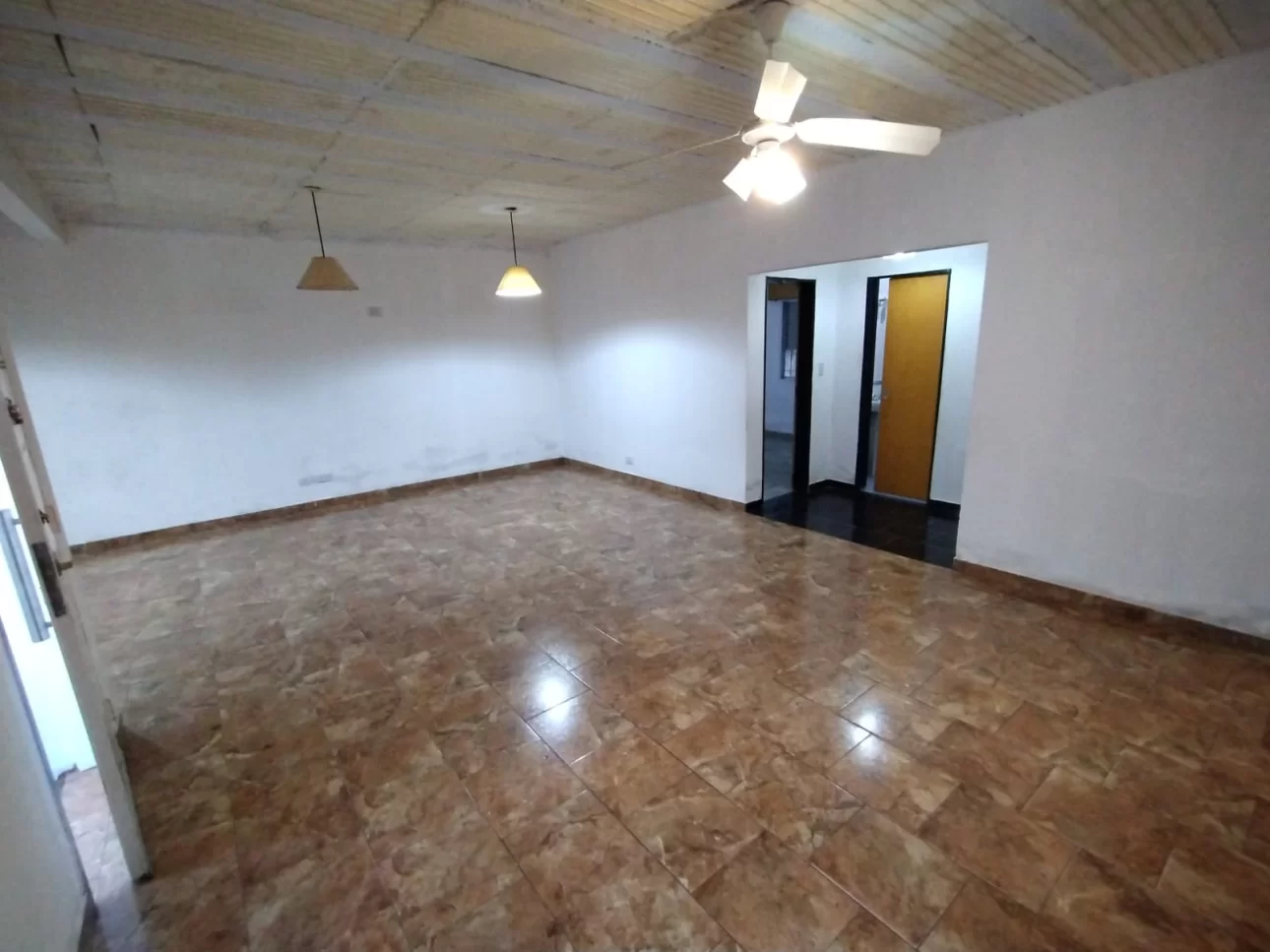 Impecable casa a metros de Yrigoyen