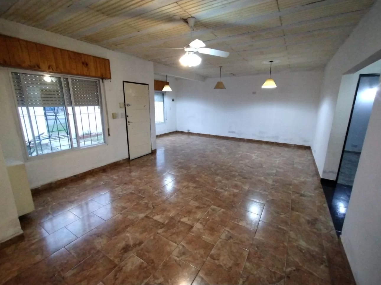 Impecable casa a metros de Yrigoyen