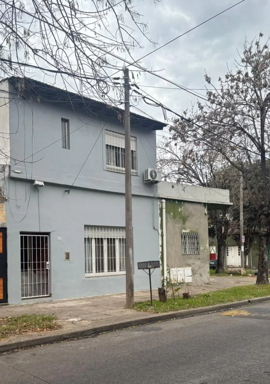 Venta de PH de 3 ambinetes -    Ituzaingó 1486 V Ballester