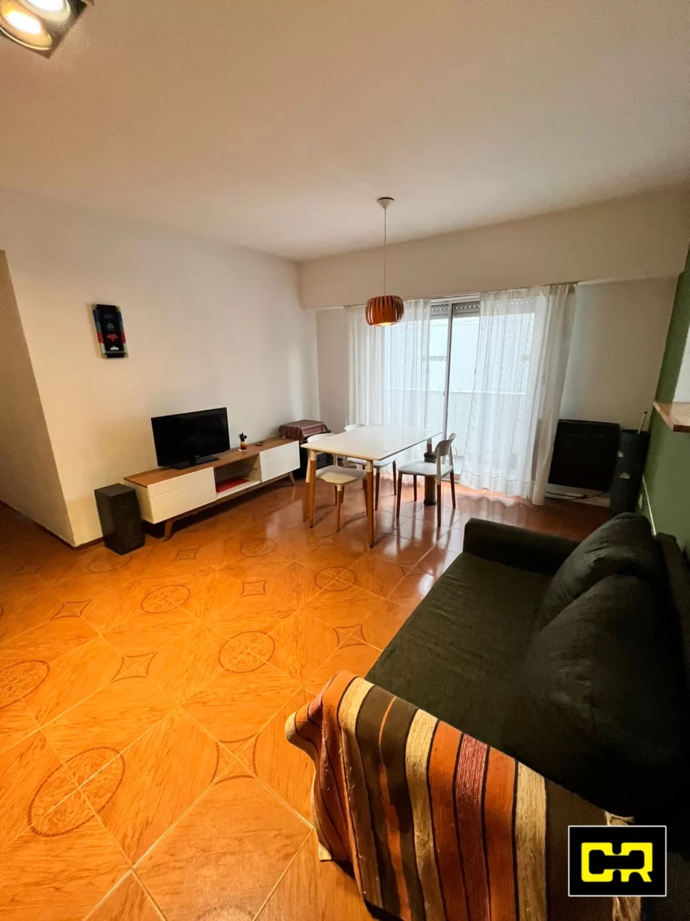 Muy Buen Departamento en venta en Flores.