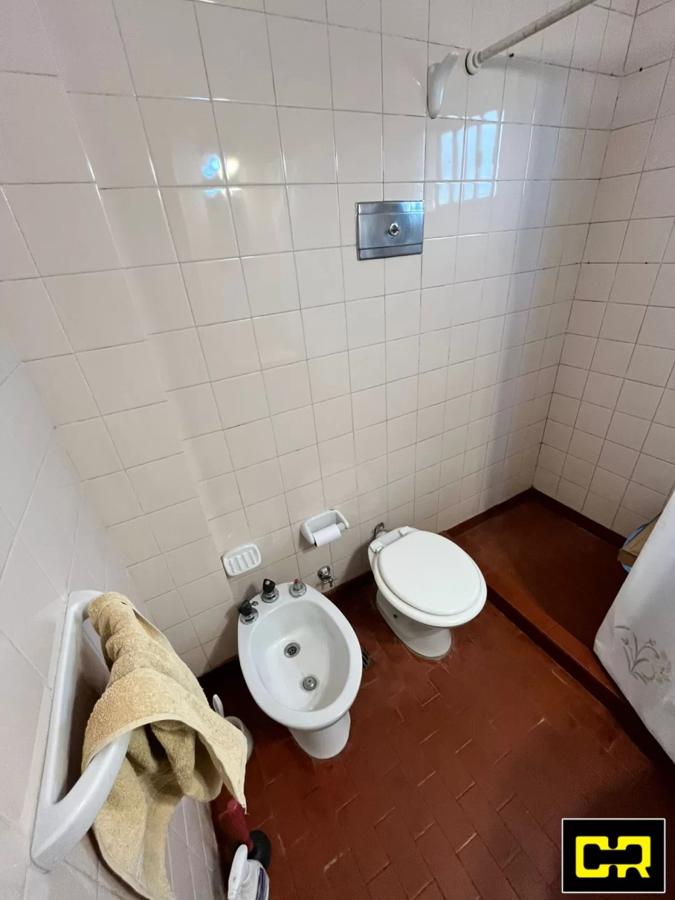 Muy Buen Departamento en venta en Flores.