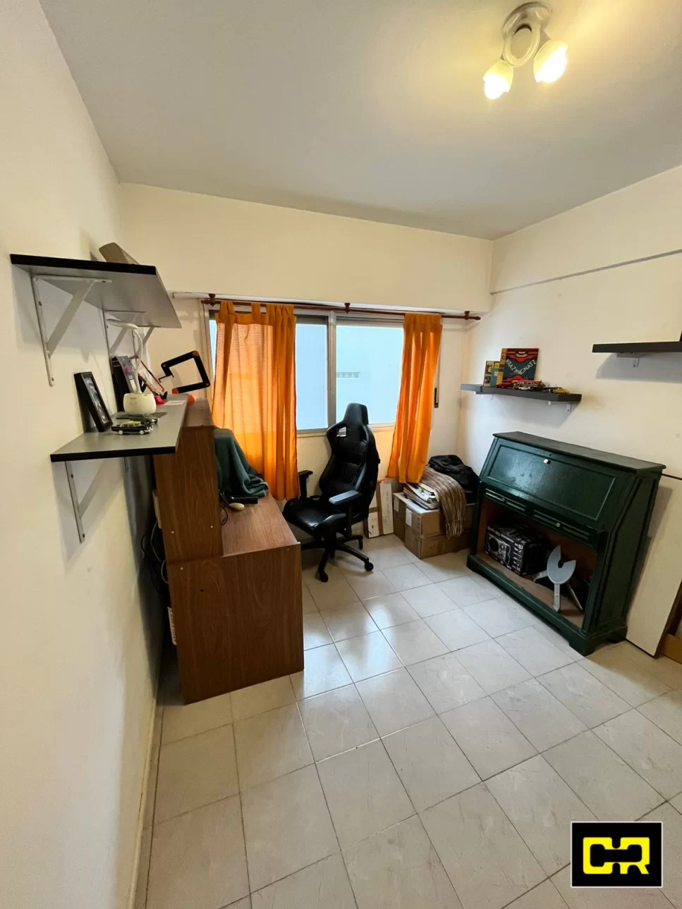 Muy Buen Departamento en venta en Flores.