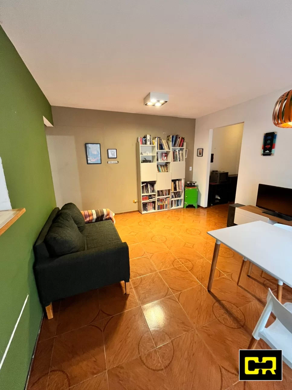Muy Buen Departamento en venta en Flores.