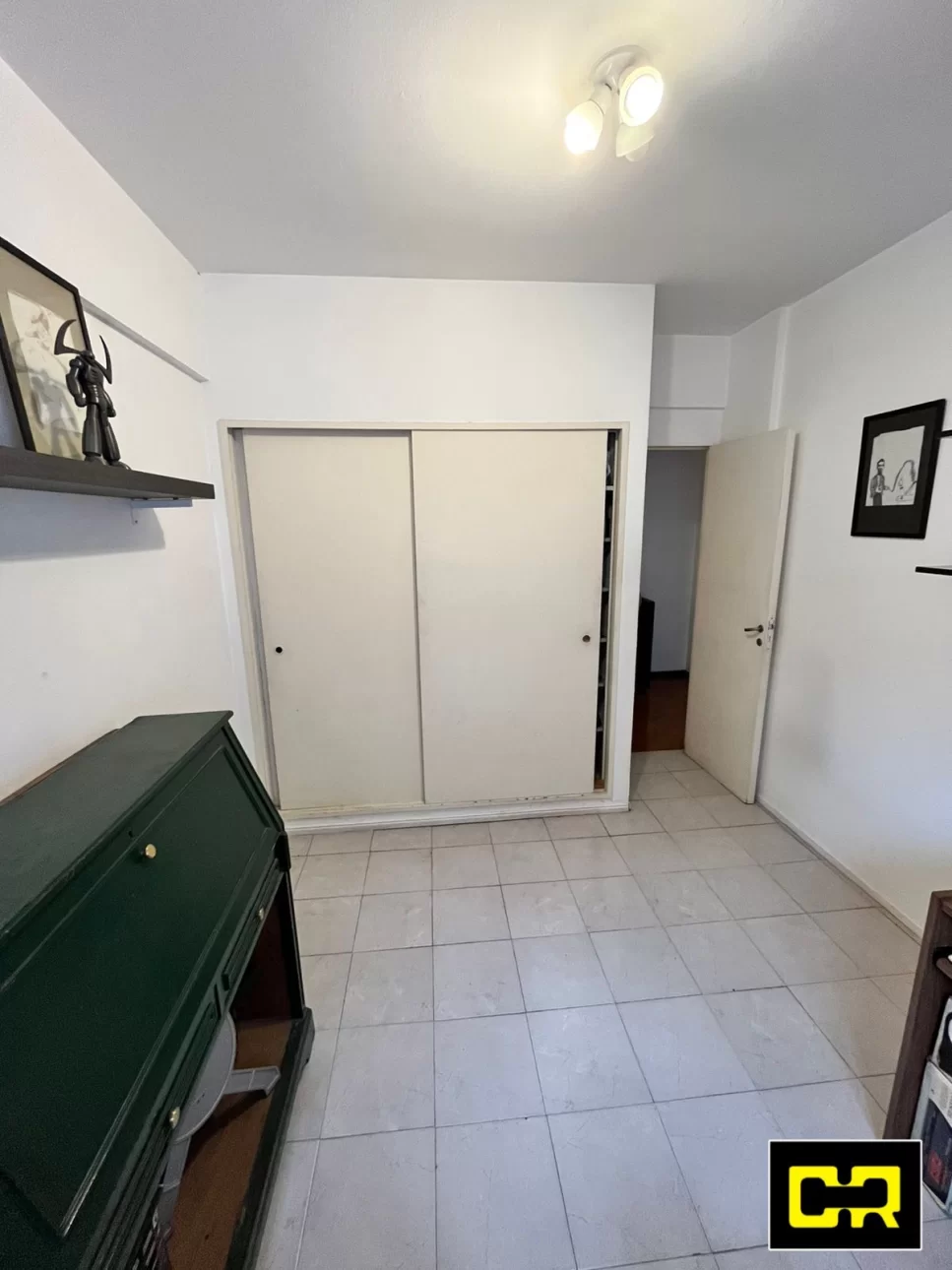 Muy Buen Departamento en venta en Flores.
