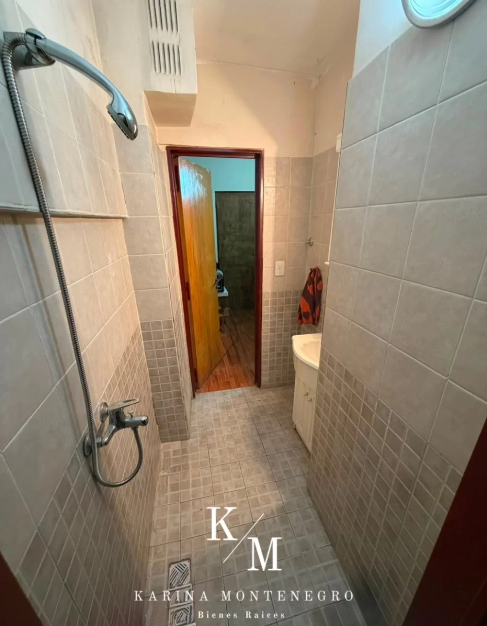 Oficina en el centro de San Martin con baño privado