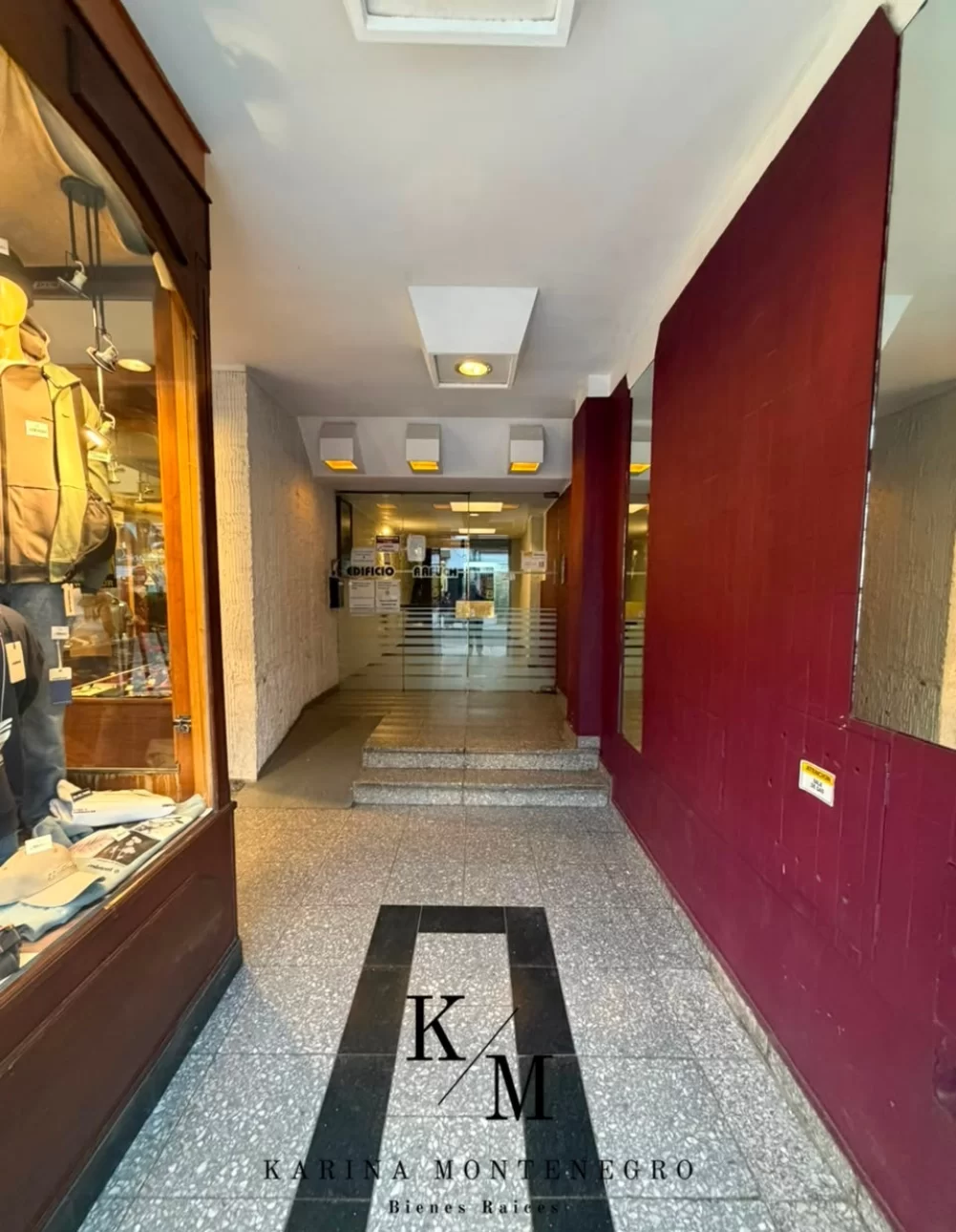 Oficina en el centro de San Martin con baño privado