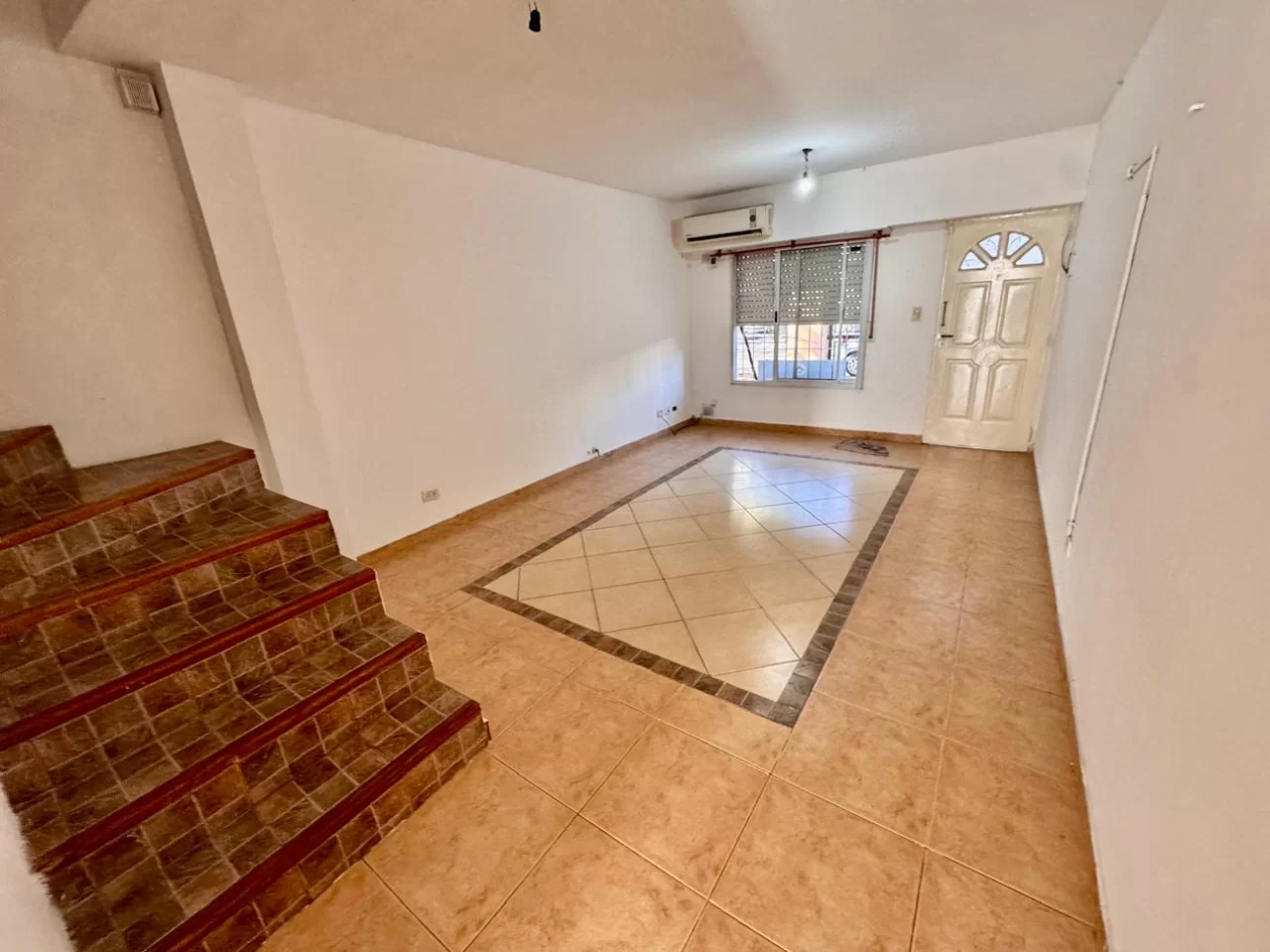 Venta duplex 4 ambientes - Balcarce 3205  Villa Ballester.