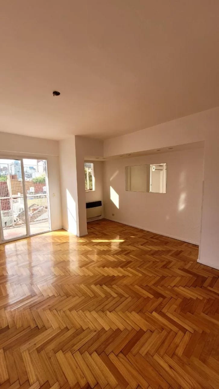 NUÑEZ, 3 AMBIENTES,CONTRAFRENTE, BALCON, COCHERA, OPORTUNIDA