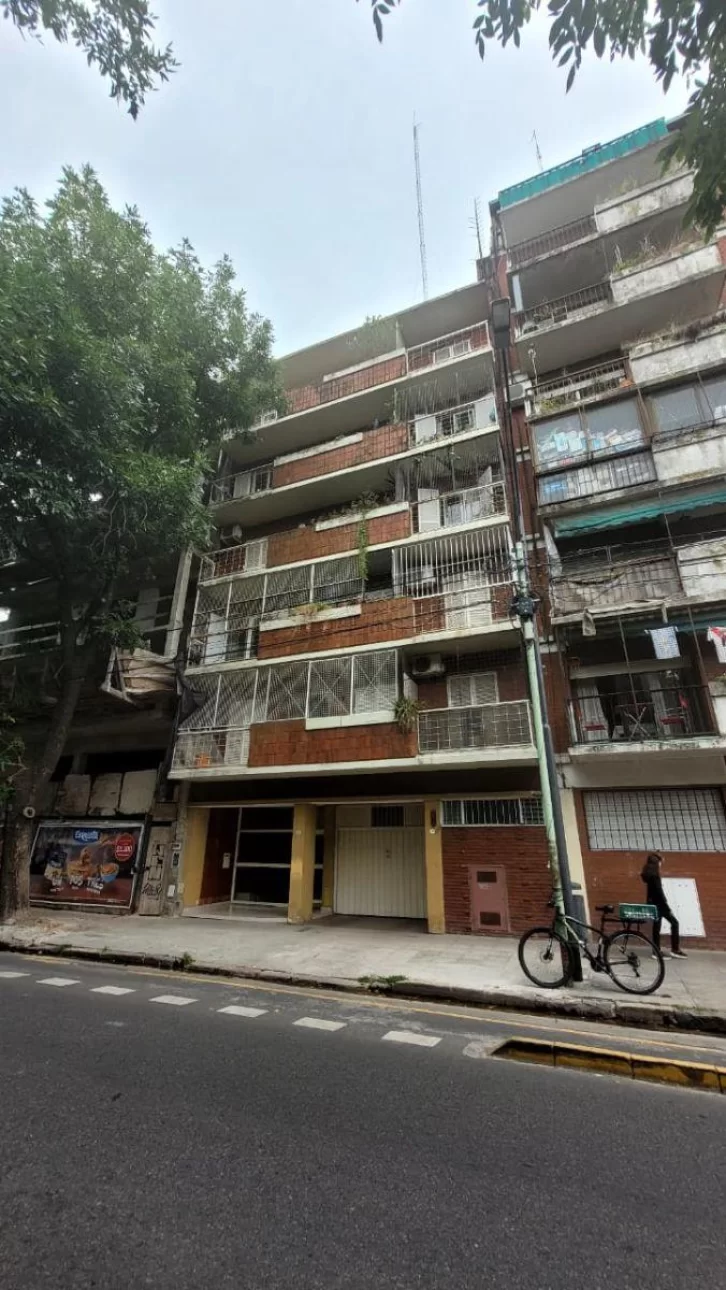 NUÑEZ, 3 AMBIENTES,CONTRAFRENTE, BALCON, COCHERA, OPORTUNIDA