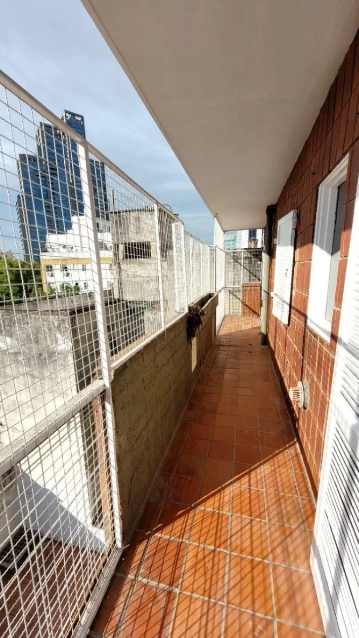 NUÑEZ, 3 AMBIENTES,CONTRAFRENTE, BALCON, COCHERA, OPORTUNIDA