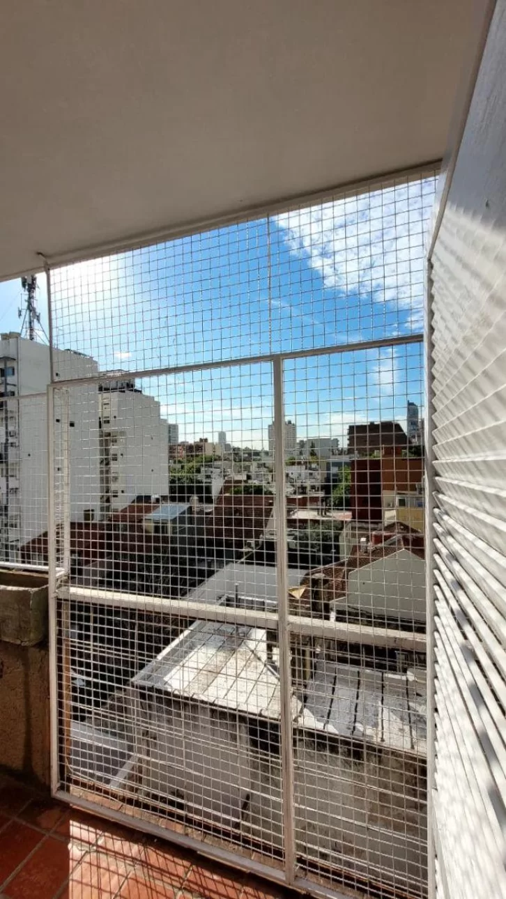 NUÑEZ, 3 AMBIENTES,CONTRAFRENTE, BALCON, COCHERA, OPORTUNIDA