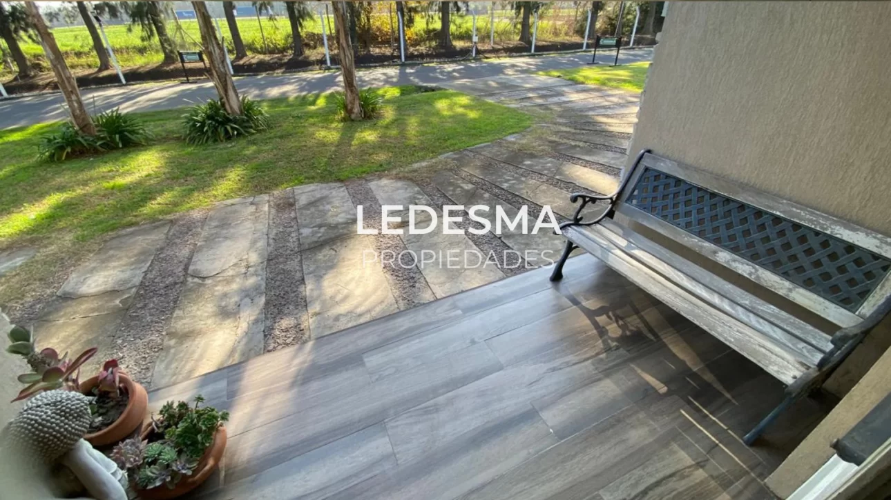 VENTA CASA 6 AMBIENTES ITUZAINGO NORTE