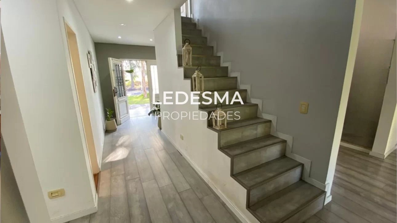 VENTA CASA 6 AMBIENTES ITUZAINGO NORTE