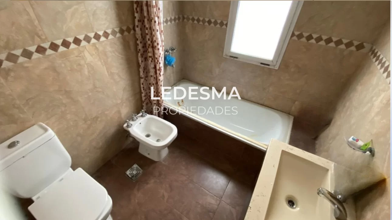 VENTA CASA 6 AMBIENTES ITUZAINGO NORTE